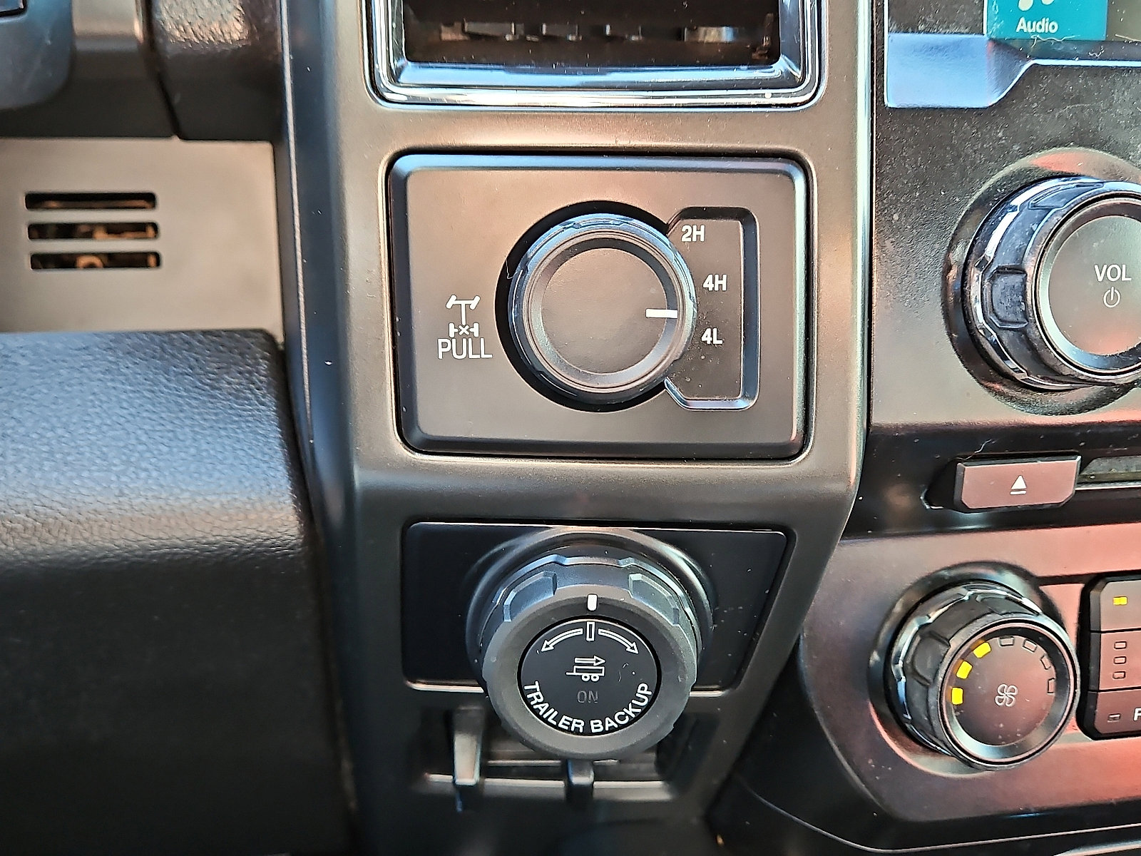 Used 2017 Ford F150 XLT w/ Equipment Group 302A Luxury image 17