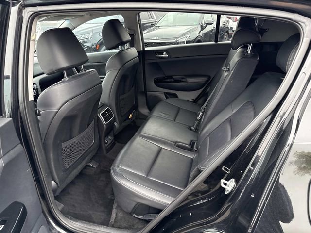 Used 2021 Kia Sportage EX w/ EX Technology Package image 17