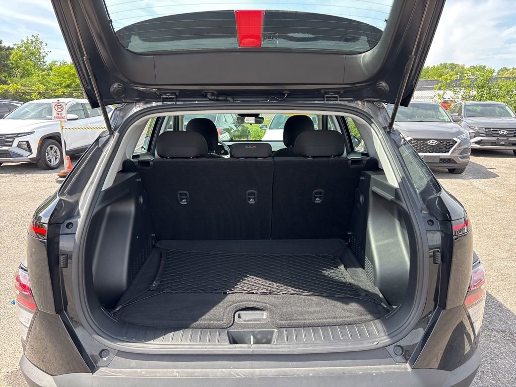 Used 2024 Hyundai Kona SE FWD image 13