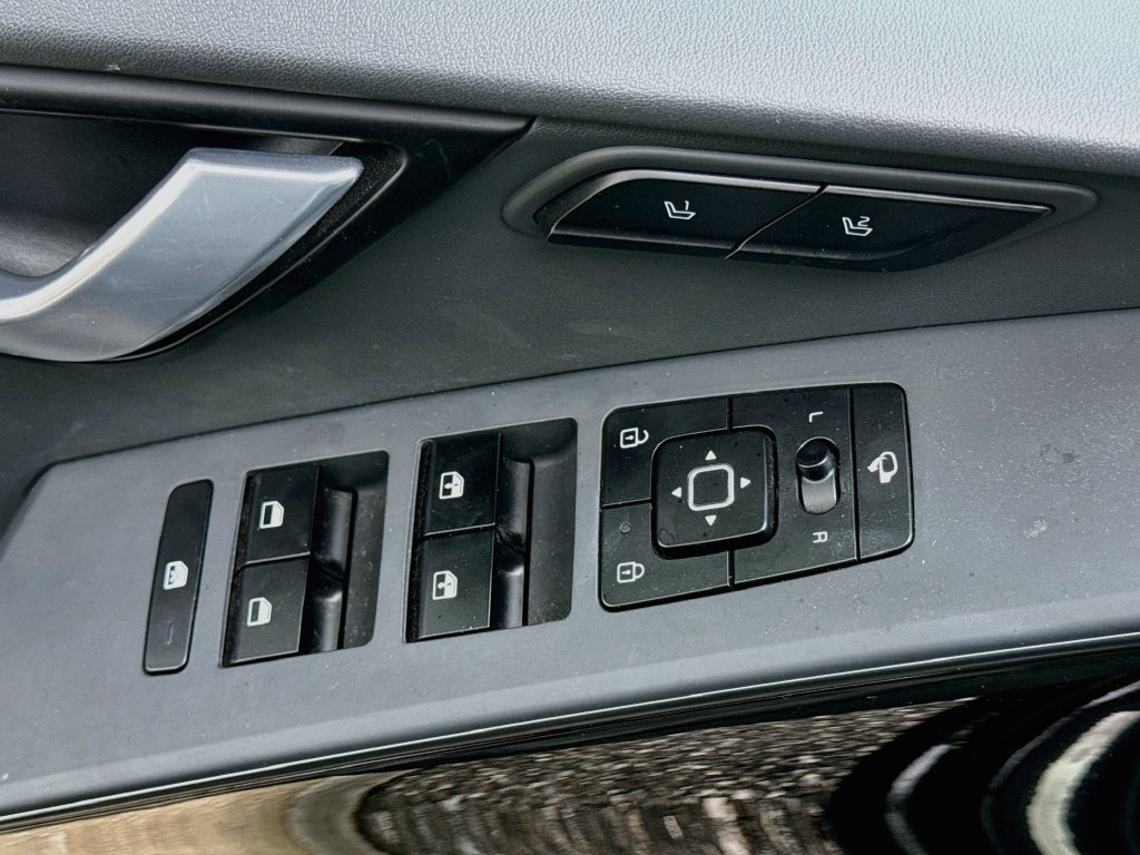 Used 2023 Kia Niro Wave w/ Wave Preserve Package FWD image 19