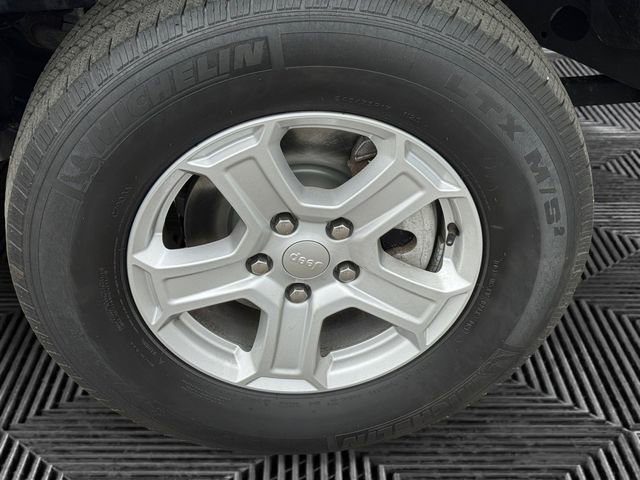 Used 2021 Jeep Wrangler Sport S image 10