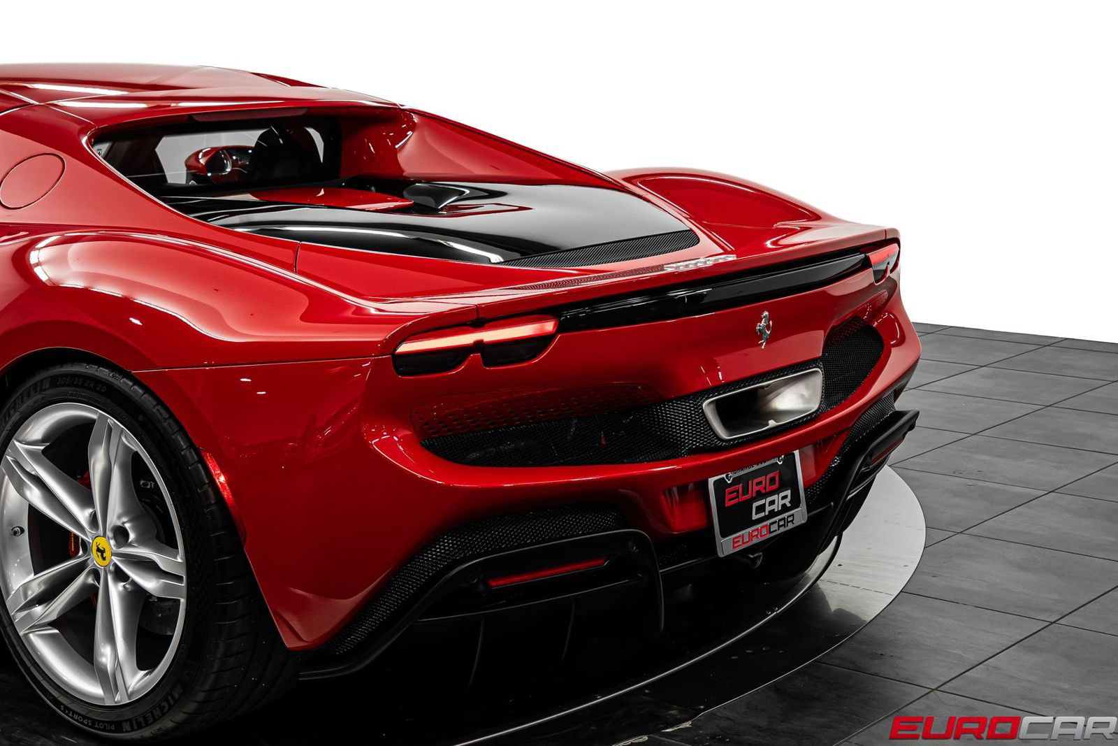 Used 2023 Ferrari 296 GTB RWD image 18