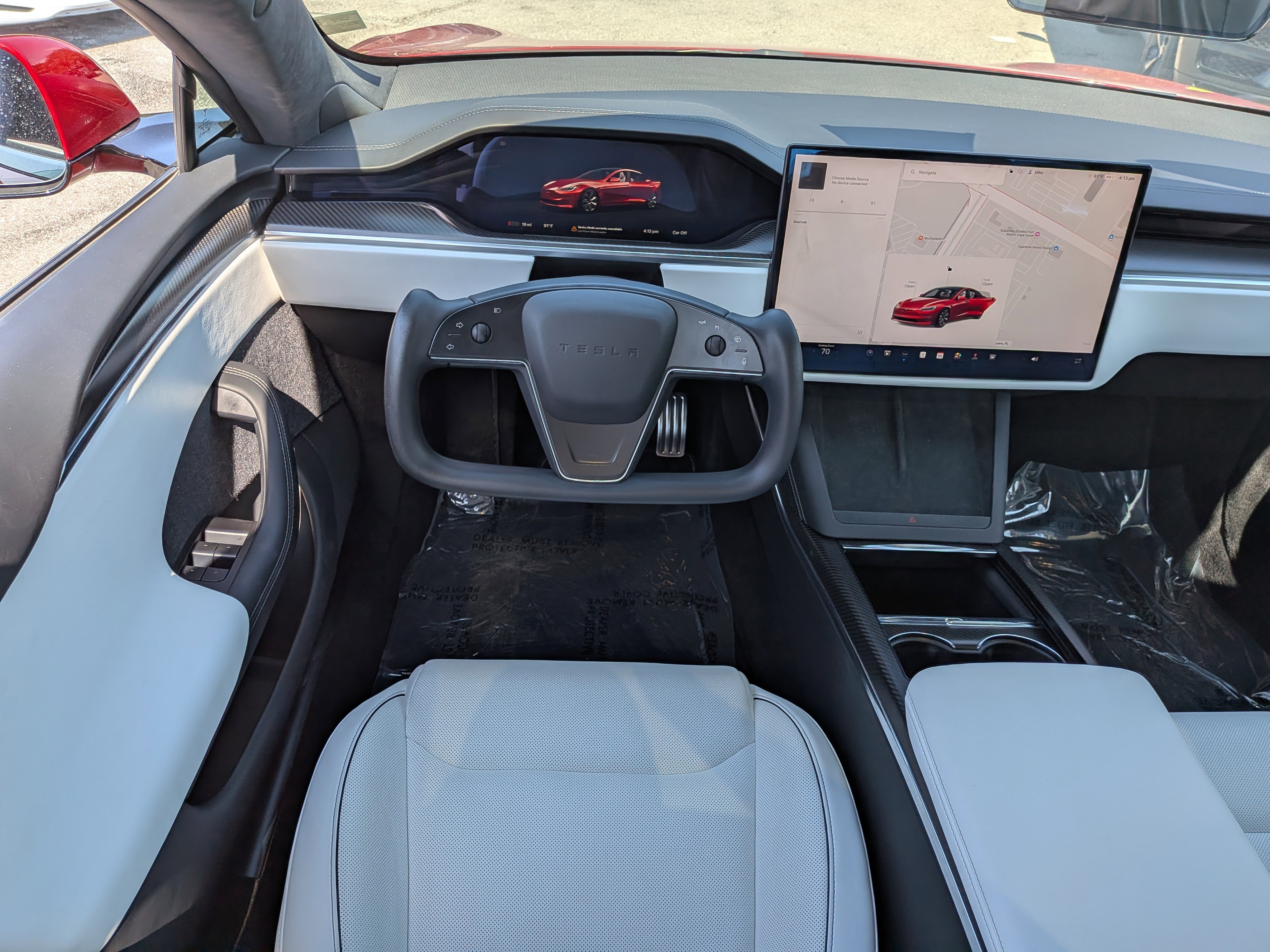 Used 2022 Tesla Model S Plaid image 17