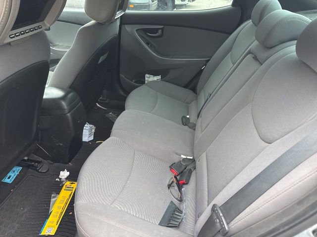 Used 2015 Hyundai Elantra SE image 12