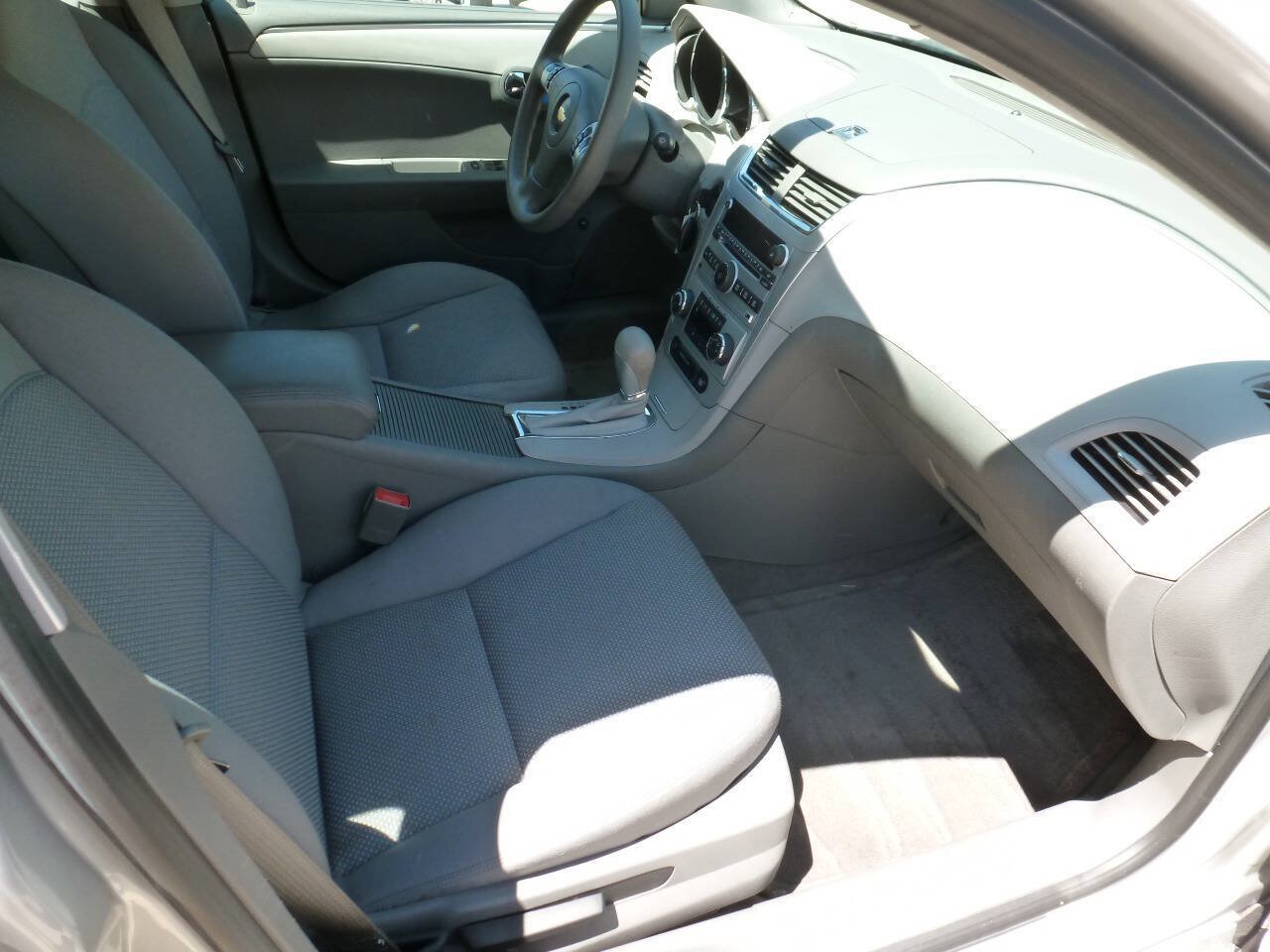 Used 2010 Chevrolet Malibu Hybrid FWD image 11