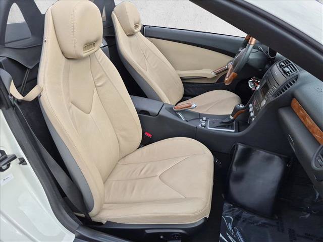 Used 2010 Mercedes-Benz SLK 300 image 16