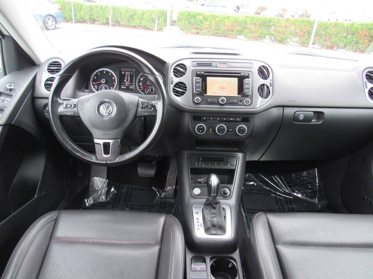 Used 2015 Volkswagen Tiguan SEL AWD/4WD image 19