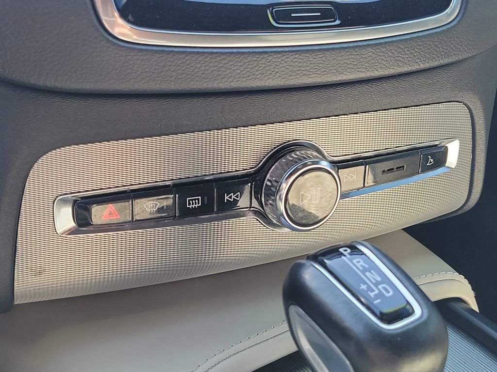 Used 2021 Volvo XC90 T6 R-Design w/ Protection Package Premier image 31