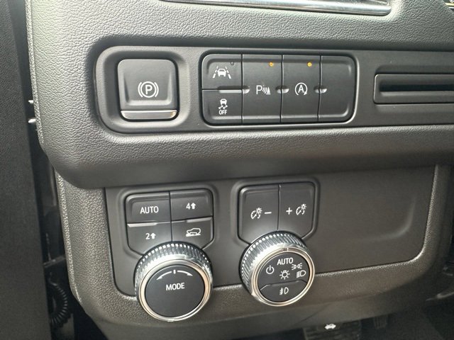 Used 2024 GMC Yukon SLT image 28