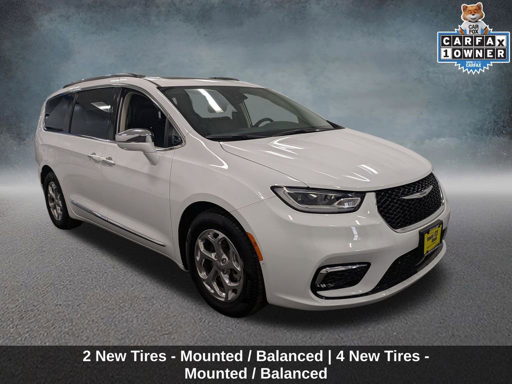 Used 2022 Chrysler Pacifica Limited FWD image 3