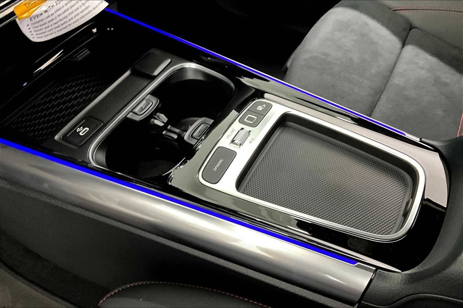 New 2025 Mercedes-Benz GLA 35 AMG 4MATIC image 7