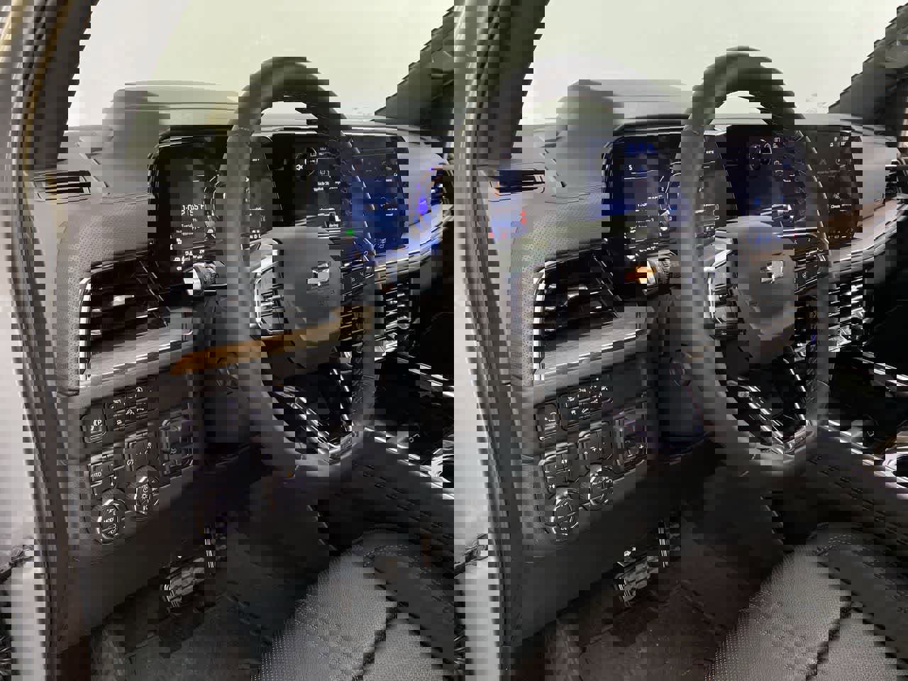 Used 2025 Chevrolet Tahoe High Country image 2