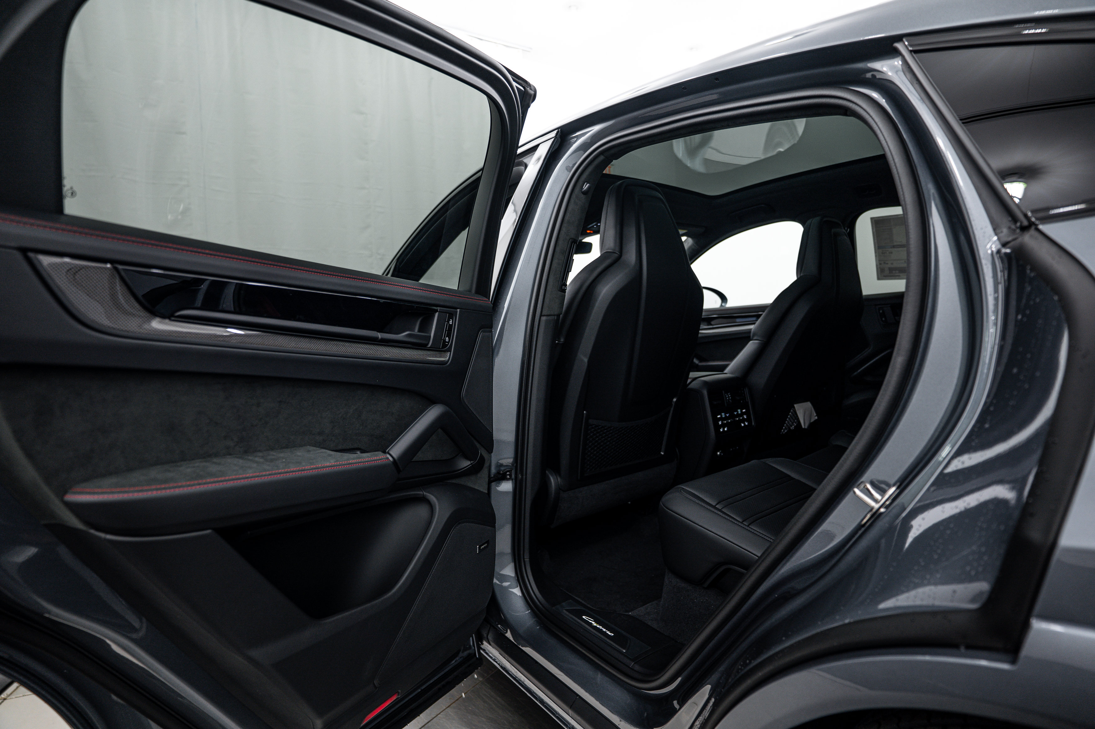 New 2026 Porsche Cayenne GTS AWD/4WD image 24