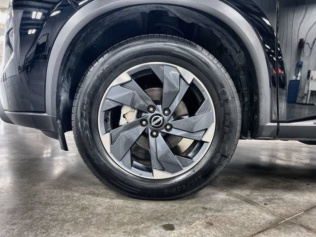 Used 2025 Nissan Rogue SV FWD image 11