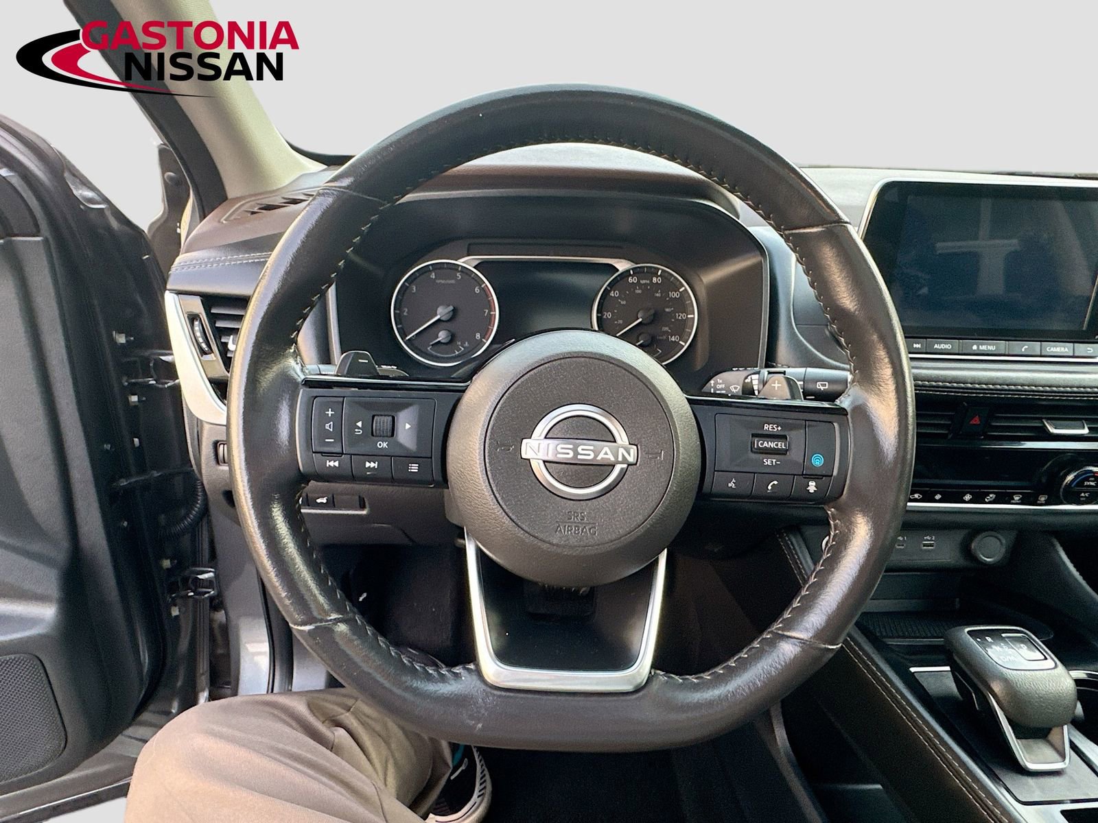 Used 2023 Nissan Rogue SL image 14