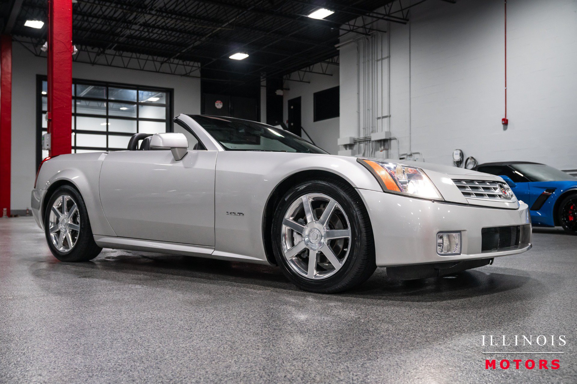 Used 2004 Cadillac XLR RWD image 7