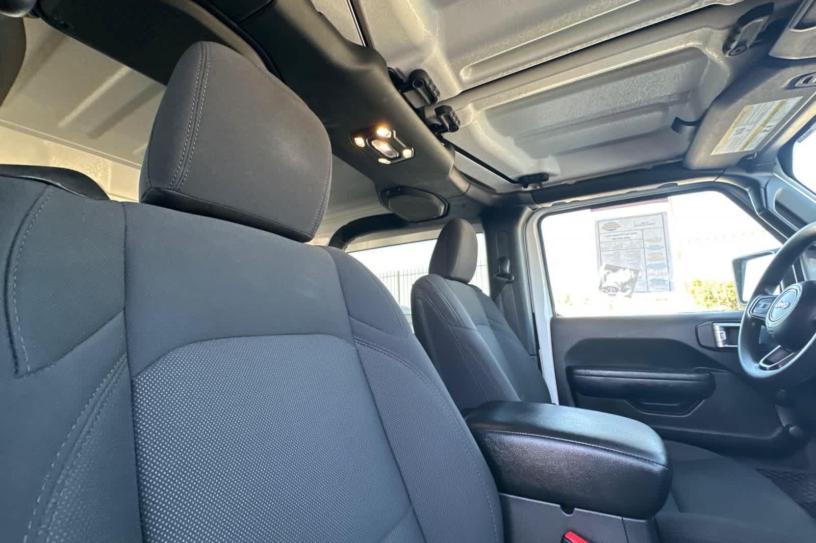 Used 2023 Jeep Wrangler Sport AWD/4WD image 16
