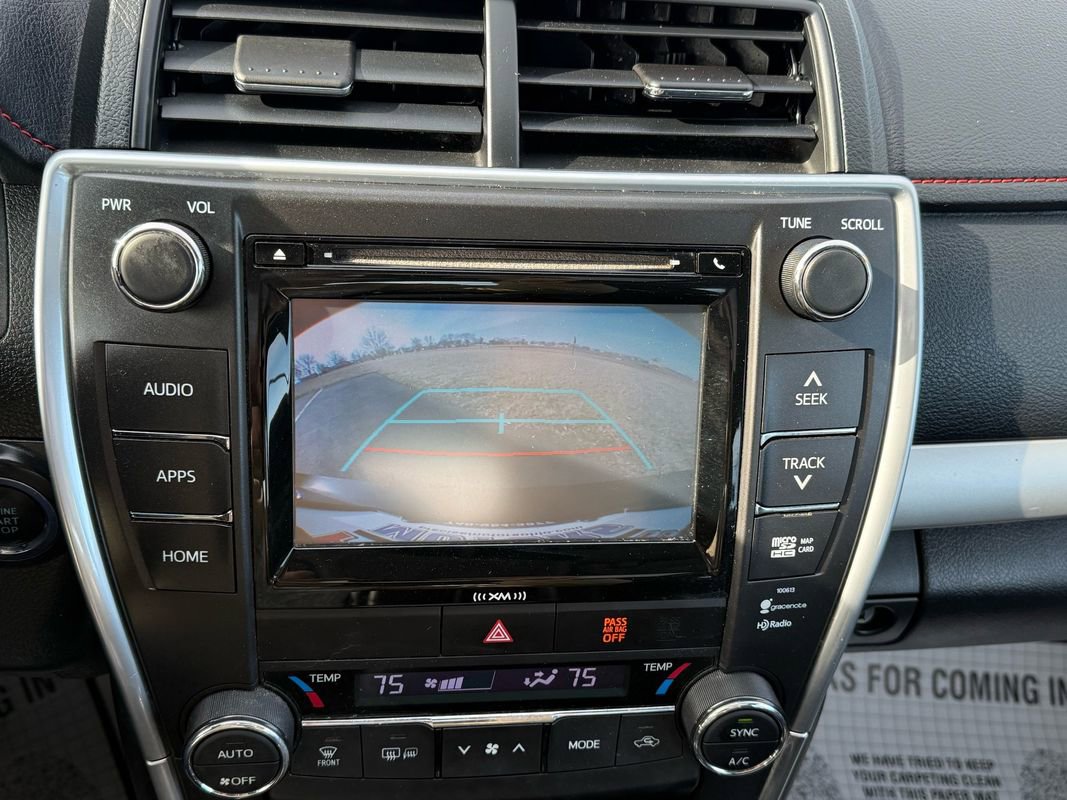 Used 2016 Toyota Camry XSE w/ Moonroof Package image 11