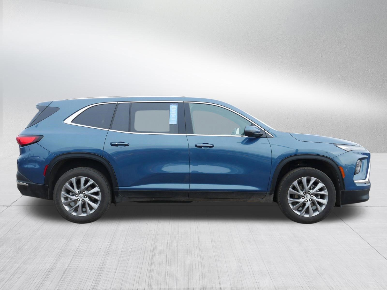 Certified 2025 Buick Enclave Preferred image 8