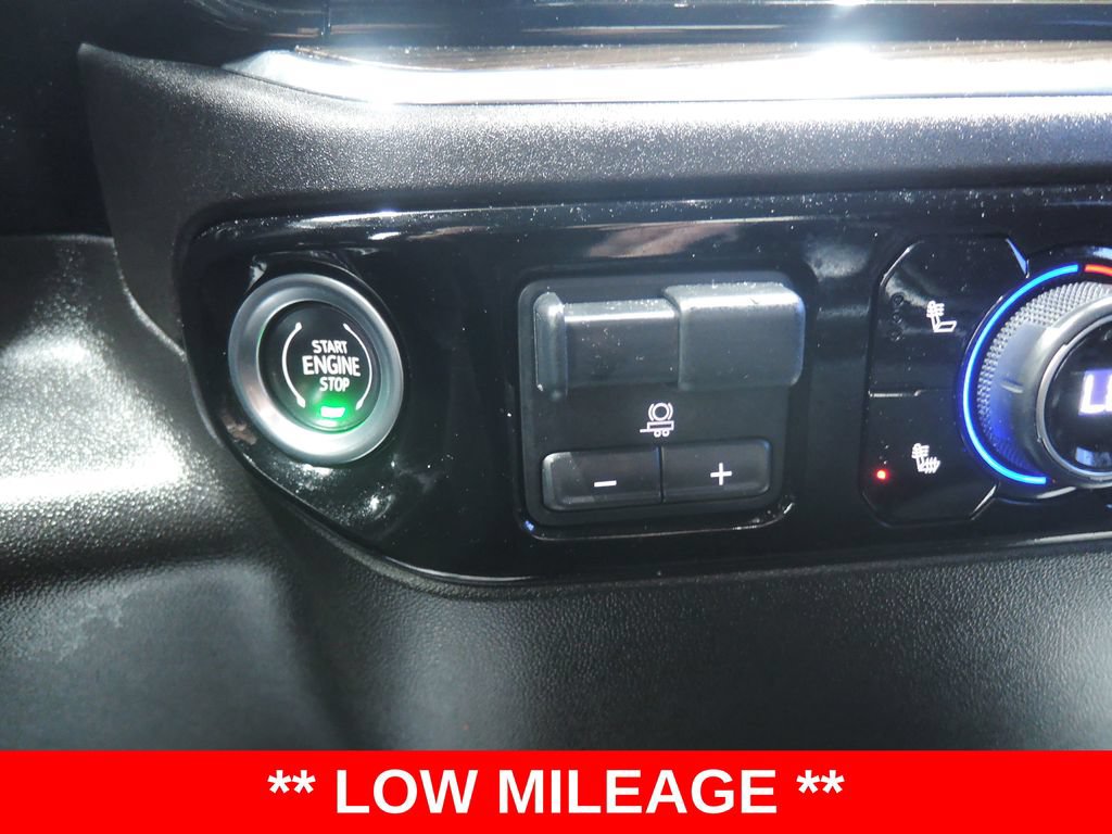 Used 2025 Chevrolet Silverado 1500 LT AWD/4WD image 21