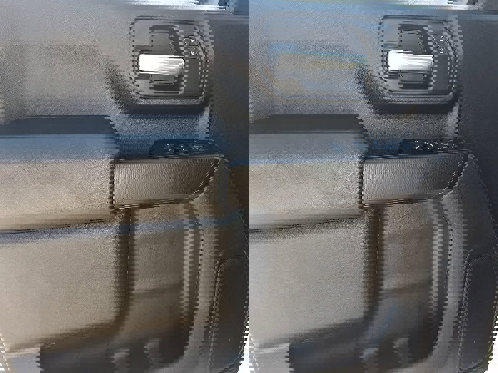 Used 2025 Chevrolet Silverado 2500 Custom w/ Custom Value Package AWD/4WD image 13