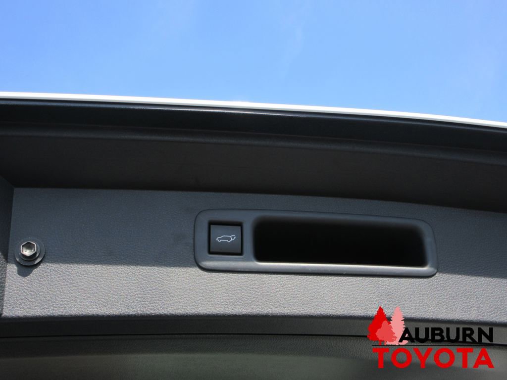 New 2026 Toyota Highlander Limited image 6