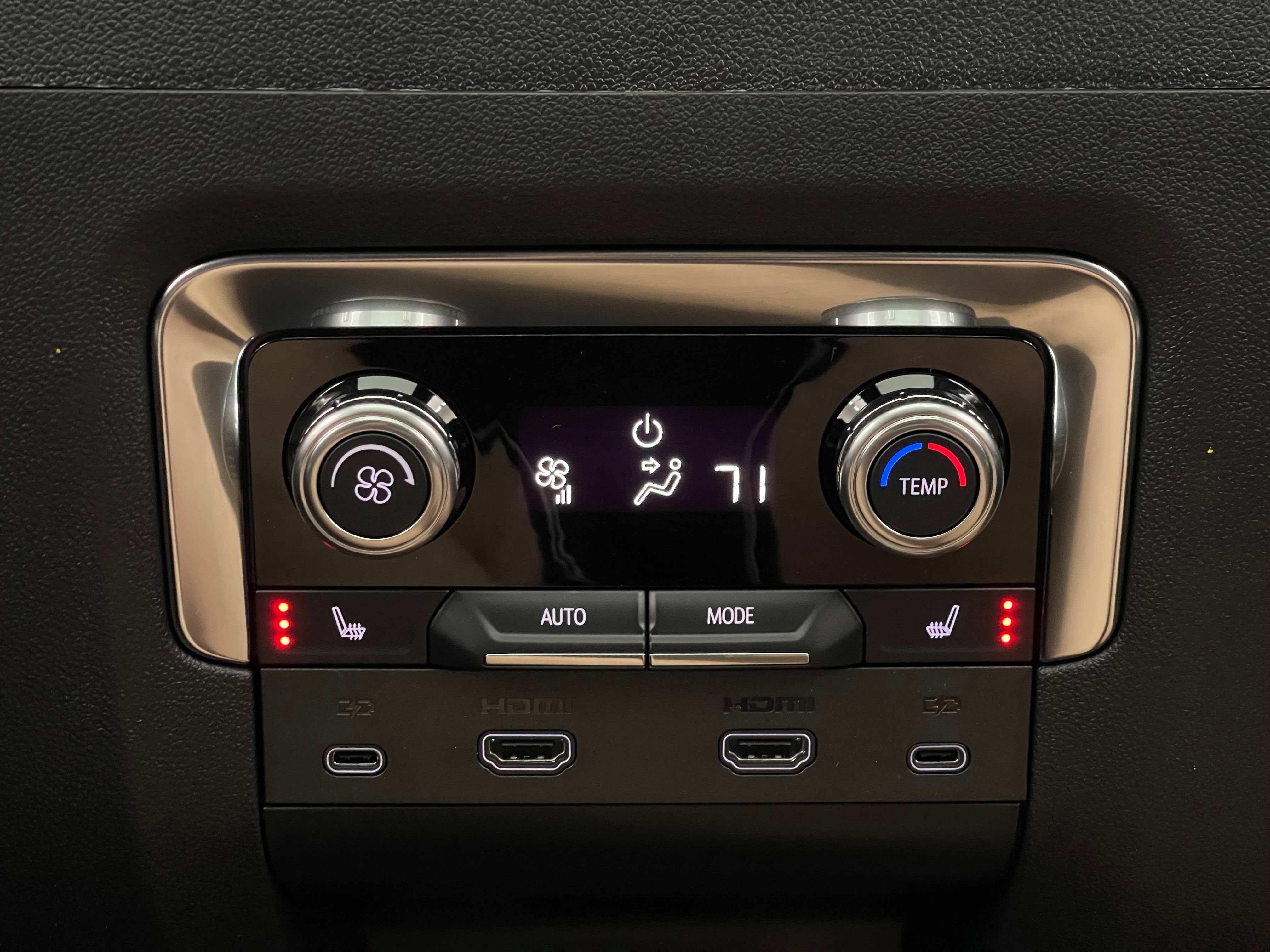 New 2026 GMC Yukon XL Denali w/ Denali Reserve Package AWD/4WD image 9