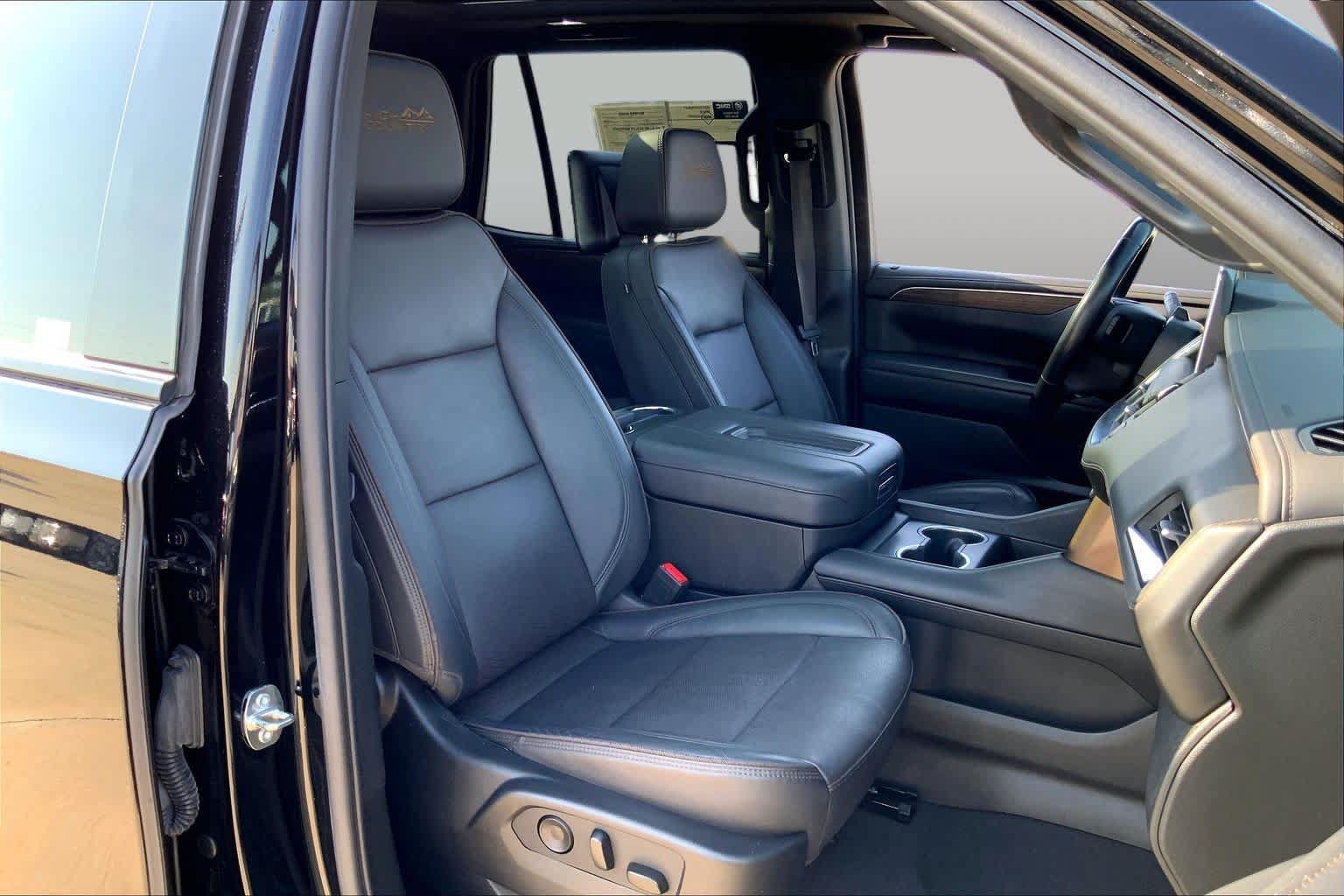 Used 2023 Chevrolet Tahoe High Country w/ Advanced Technology Package AWD/4WD image 9