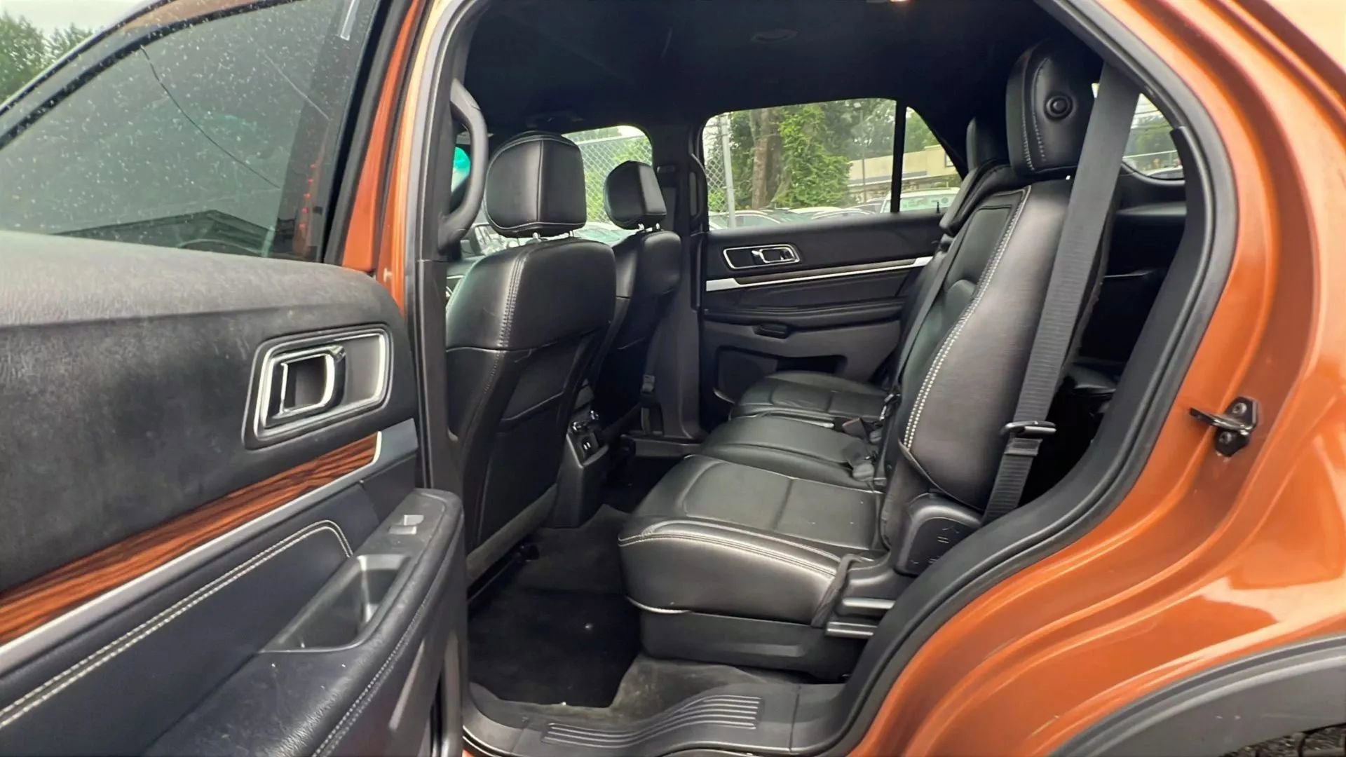 Used 2017 Ford Explorer Limited image 29