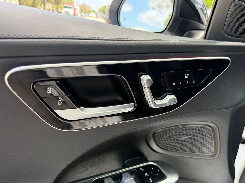 Used 2024 Mercedes-Benz C 300 Sedan image 39