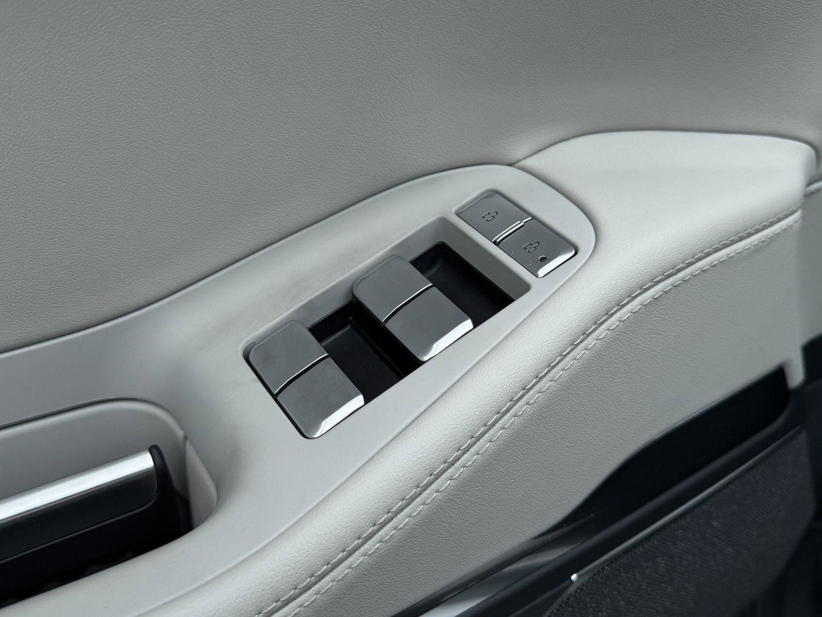 New 2026 Lincoln Navigator Reserve AWD/4WD image 34