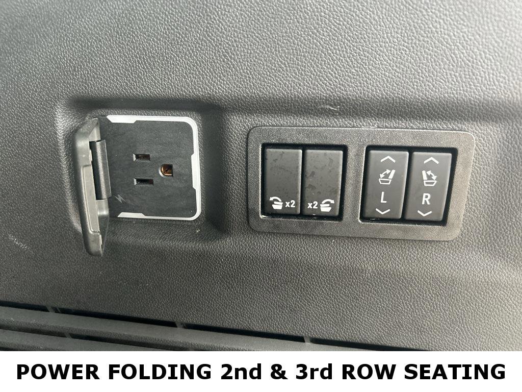 Used 2021 Chevrolet Tahoe Z71 w/ Z71 Signature Package image 11