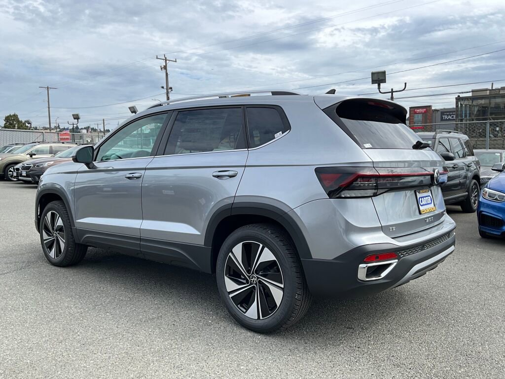 New 2025 Volkswagen Taos SE image 5