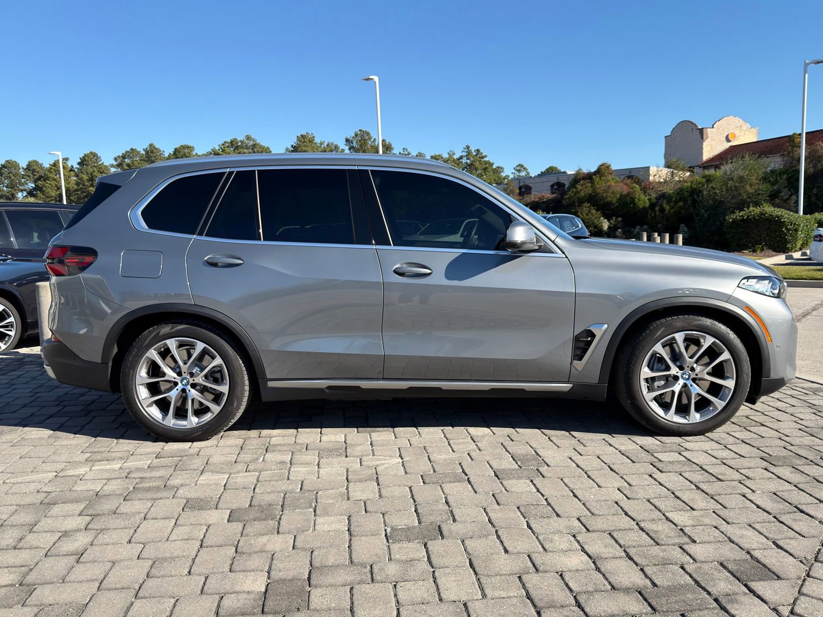 Used 2024 BMW X5 xDrive50e image 8