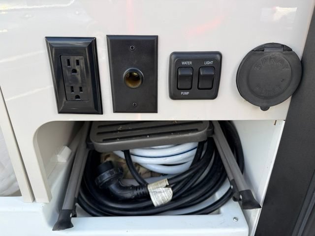 Used 2021 RAM ProMaster 3500 w/ Convenience Group FWD image 10