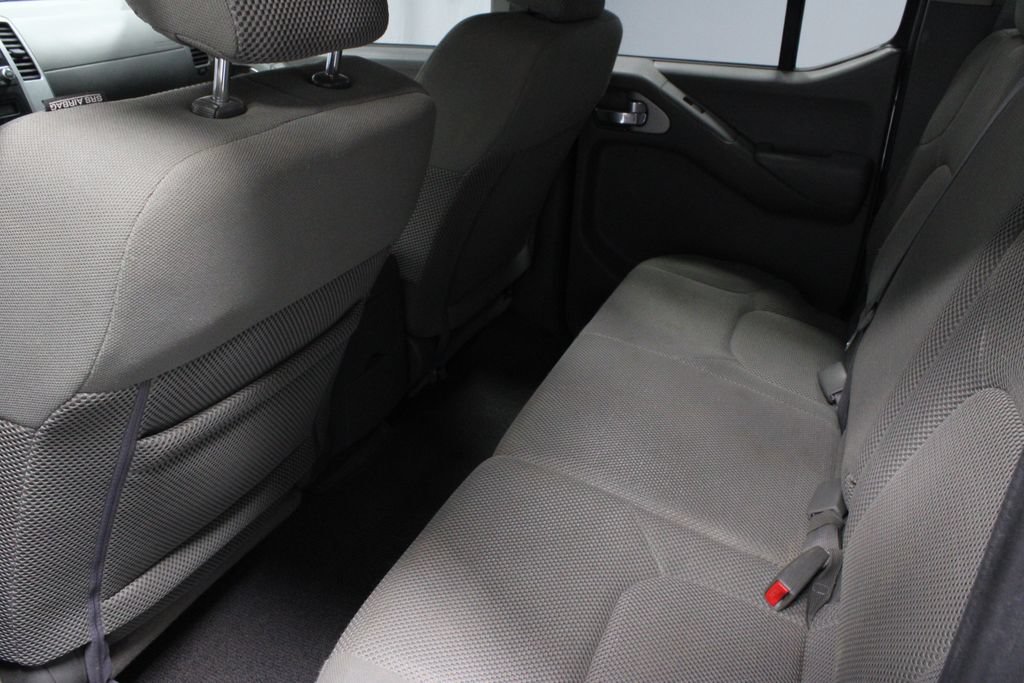 Used 2015 Nissan Frontier SV w/ SV Value Truck Package AWD/4WD image 21