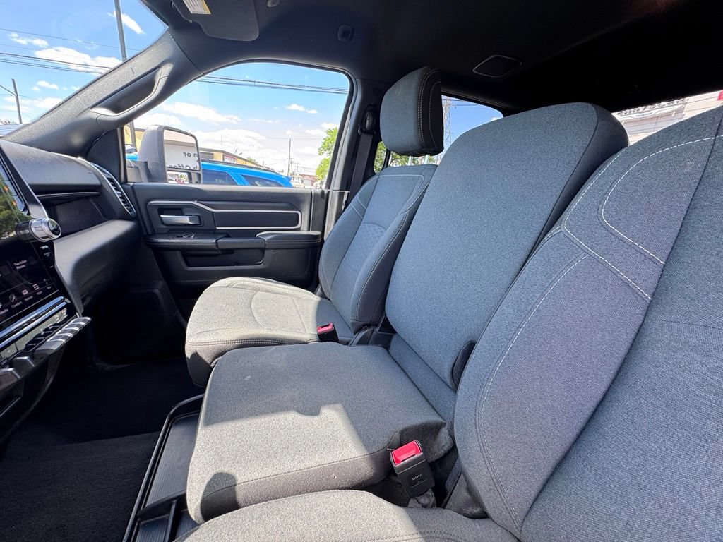 Used 2025 RAM 2500 Big Horn AWD/4WD image 15