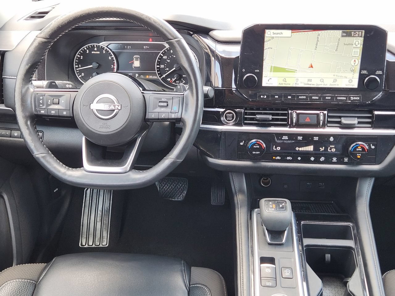 Used 2023 Nissan Pathfinder SL AWD/4WD image 25