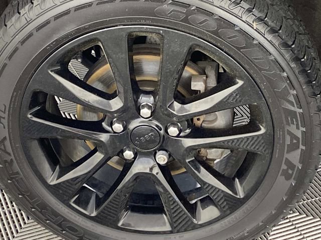 Used 2018 Jeep Grand Cherokee Altitude AWD/4WD image 25