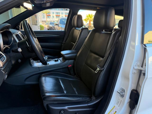 Used 2015 Jeep Grand Cherokee Limited w/ Luxury Group II image 30