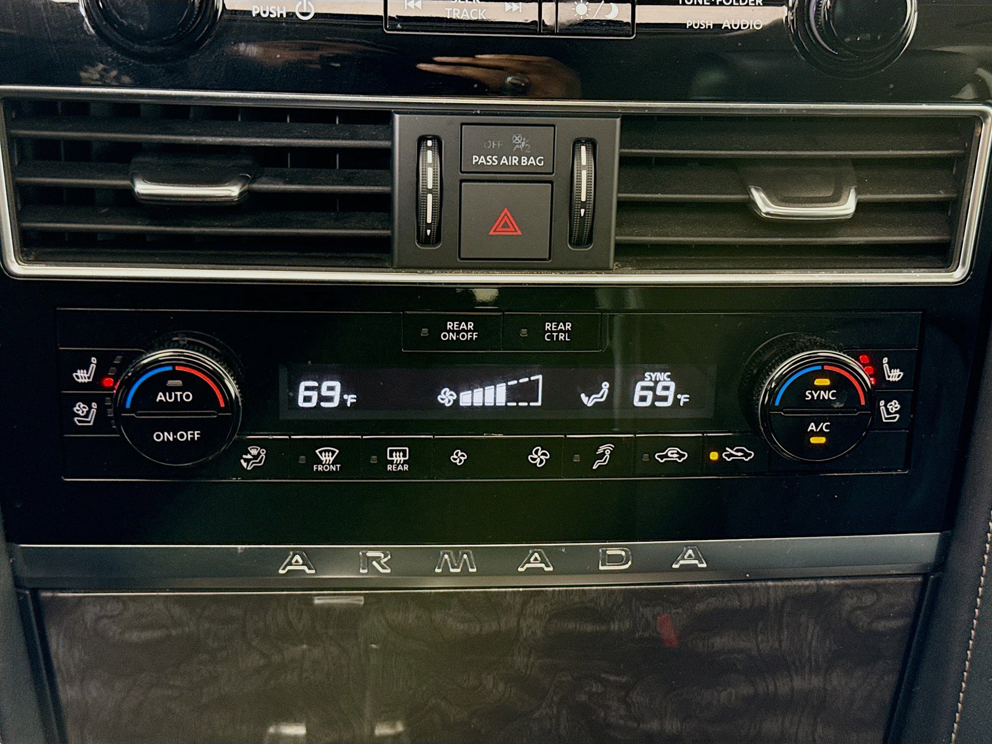 Used 2021 Nissan Armada Platinum w/ Captain's Chairs Package image 18