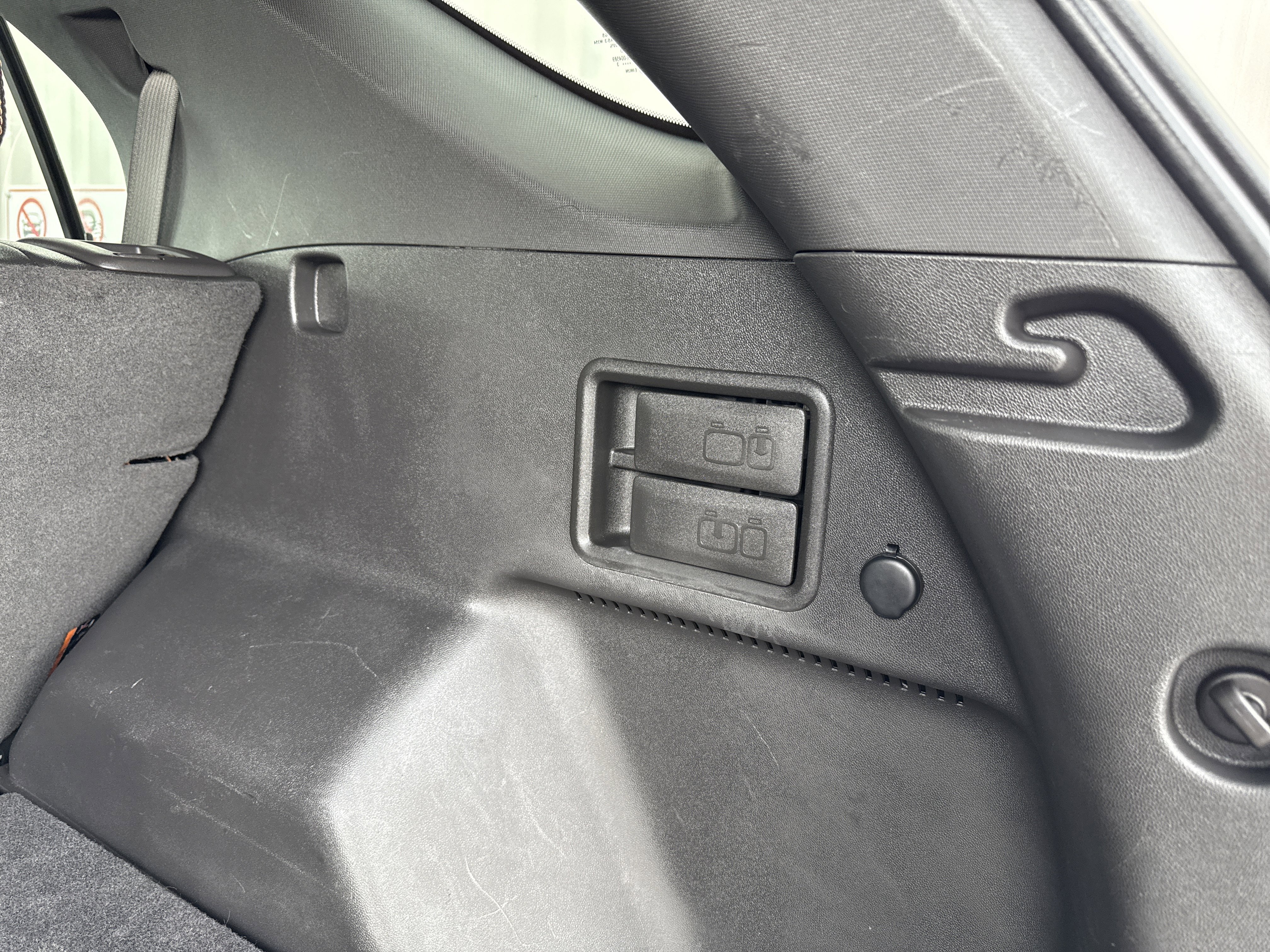 Used 2023 Chevrolet Equinox Premier image 8