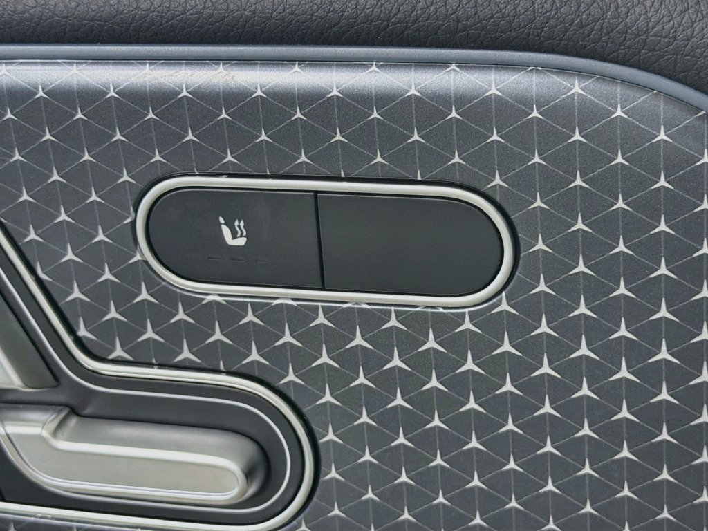 Used 2025 Mercedes-Benz GLB 250 image 20