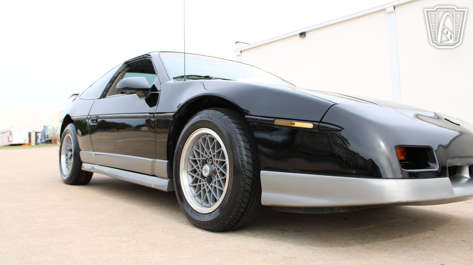 Used 1987 Pontiac Fiero GT RWD image 39