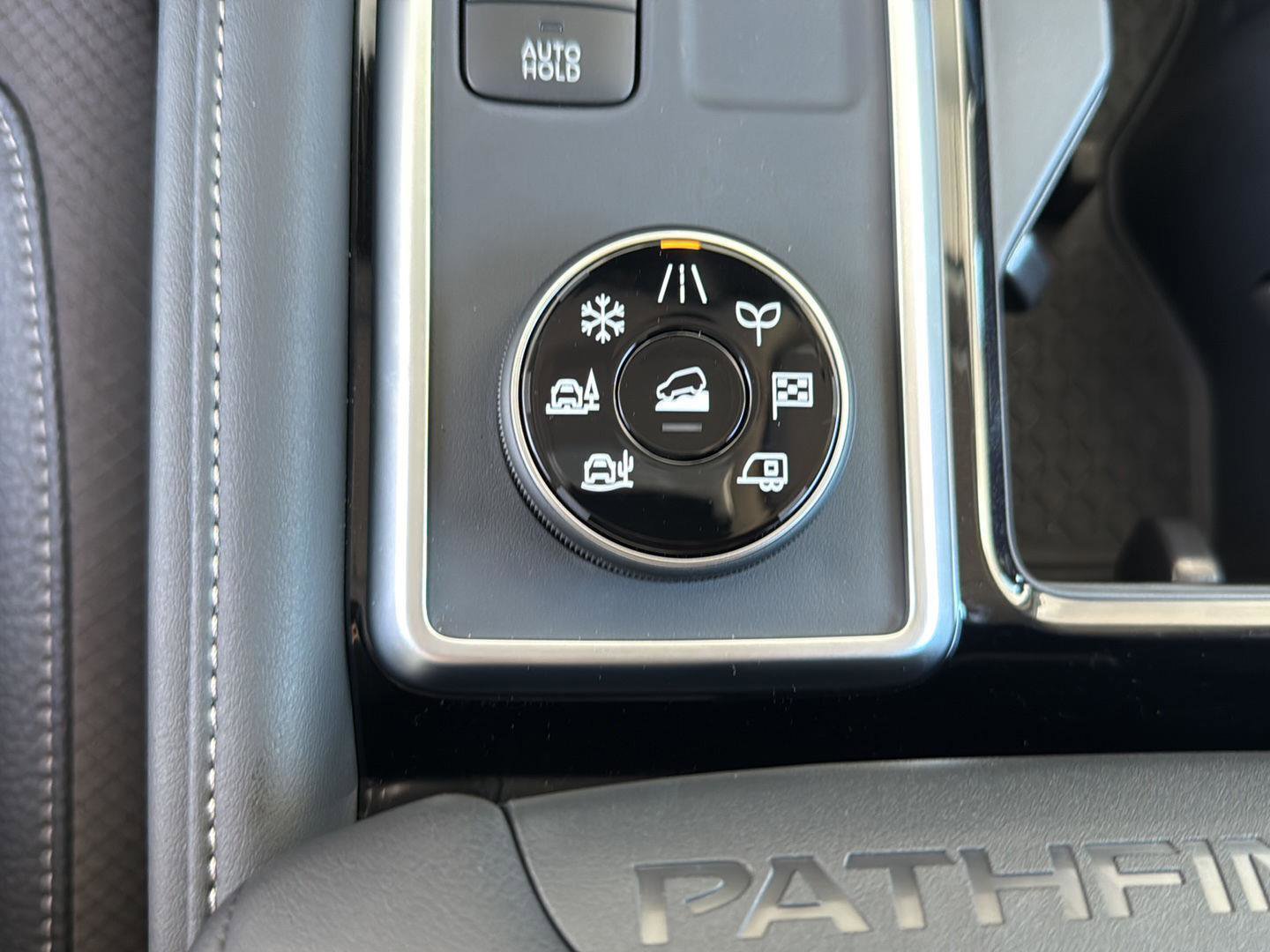 New 2026 Nissan Pathfinder SL AWD/4WD image 28