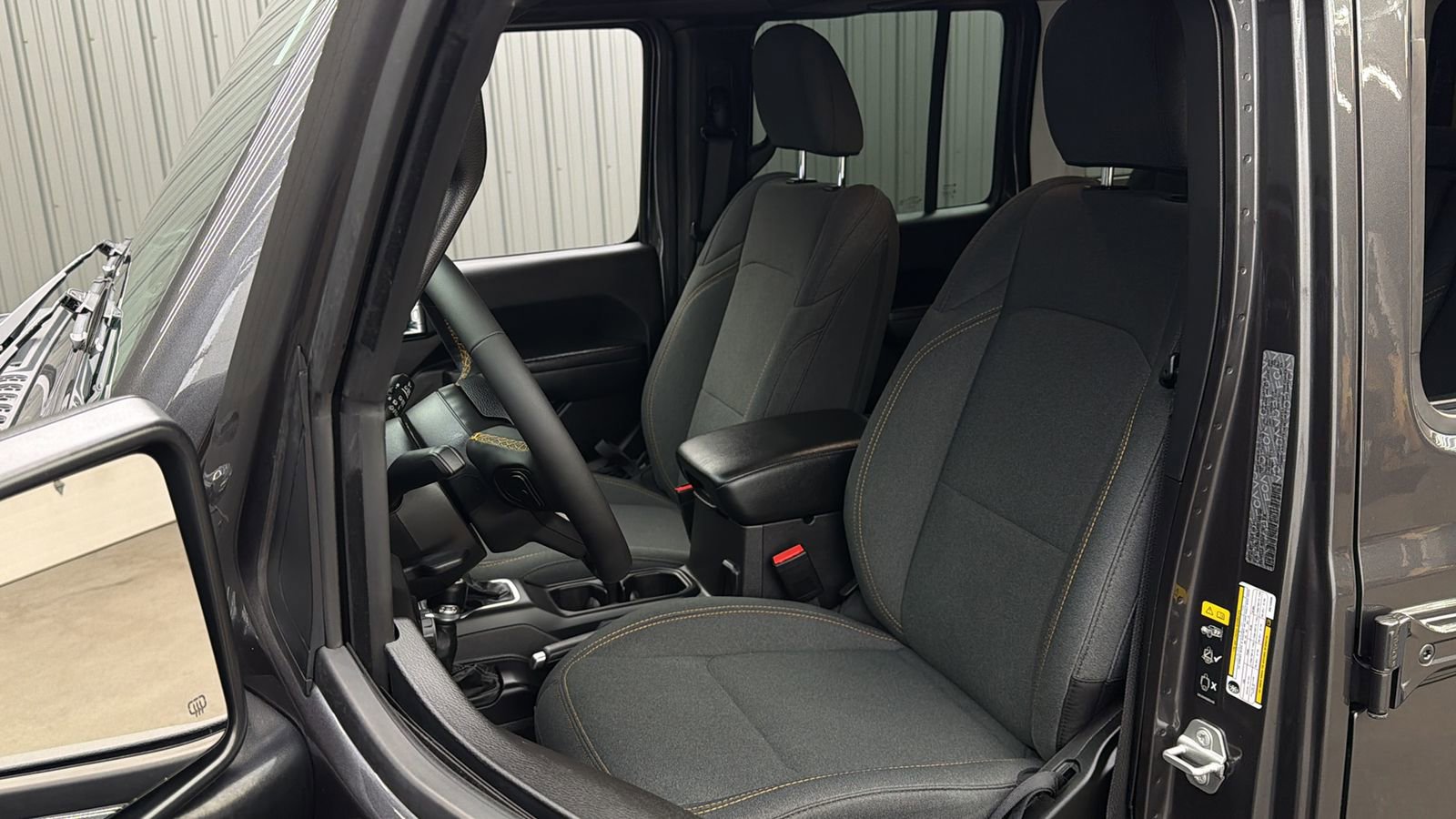 Used 2024 Jeep Wrangler Unlimited image 32