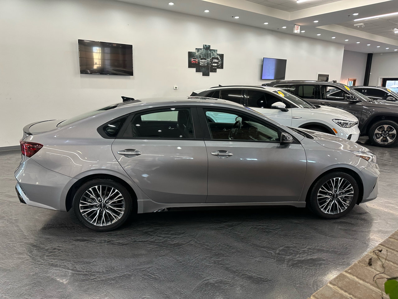 Used 2023 Kia Forte GT-Line w/ GT-Line Premium Package image 4