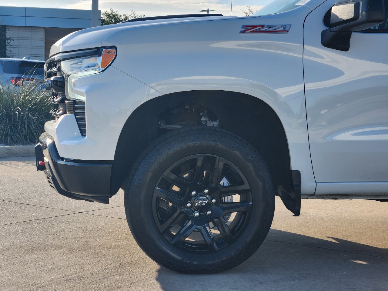 Used 2025 Chevrolet Silverado 1500 LT Trail Boss w/ Convenience Package II AWD/4WD image 8
