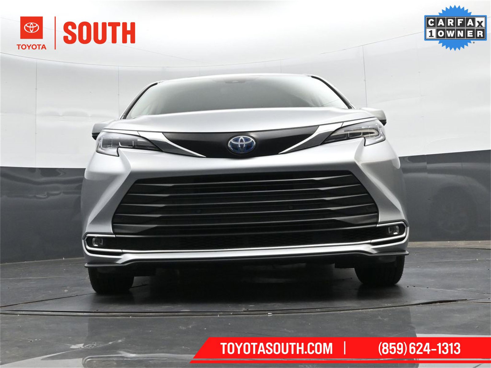 Used 2024 Toyota Sienna XLE image 34