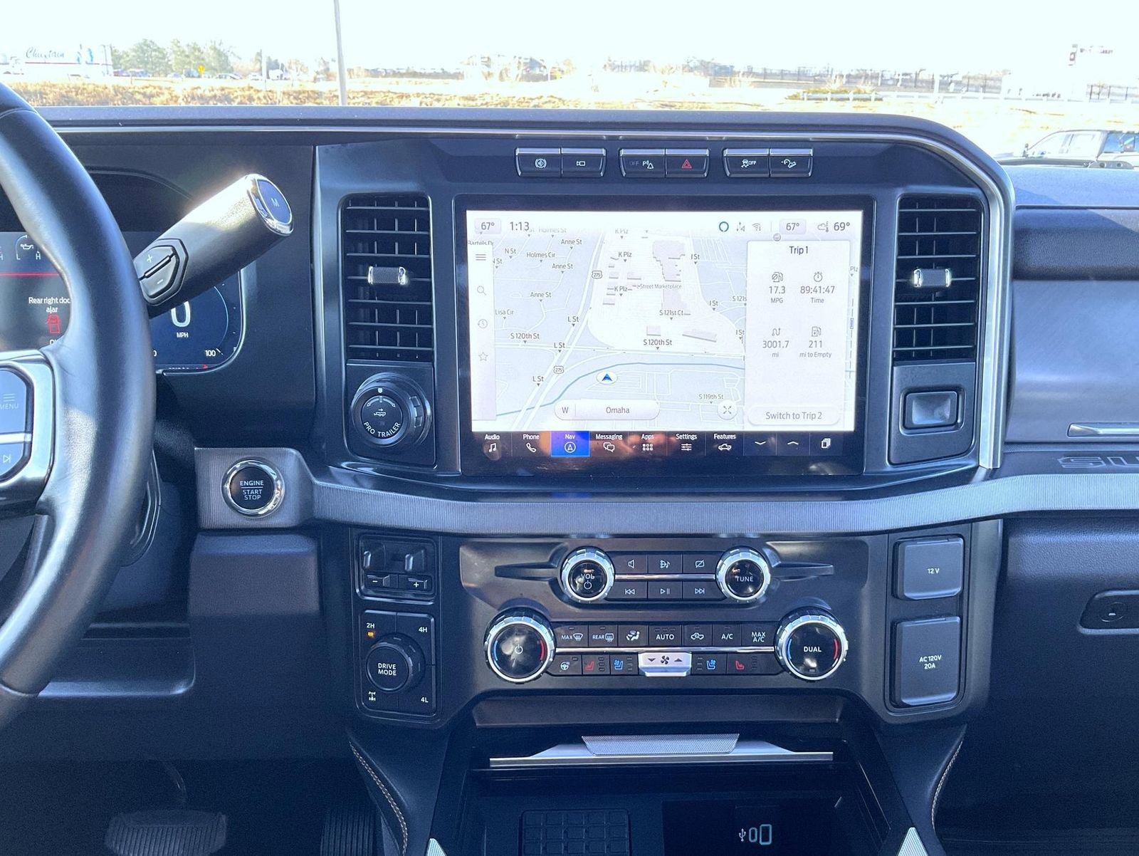 Used 2024 Ford F250 Platinum image 13